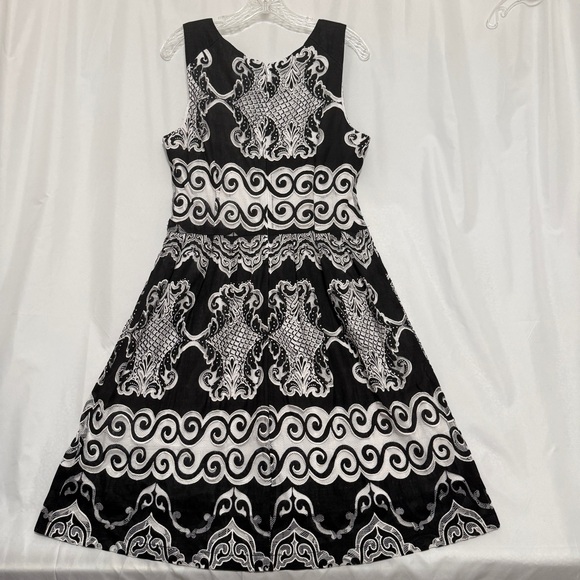 Rabbit Rabbit Rabbit Black & White Sleeveless Patterned Midi Dress - Picture 6 of 6